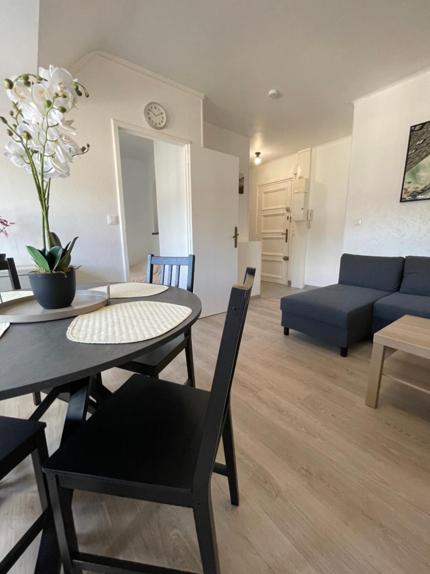 Appartement Renove Tout Equipe, Centre Ville, Proche De La Gare Et Commerce Flers (Orne) Exterior foto
