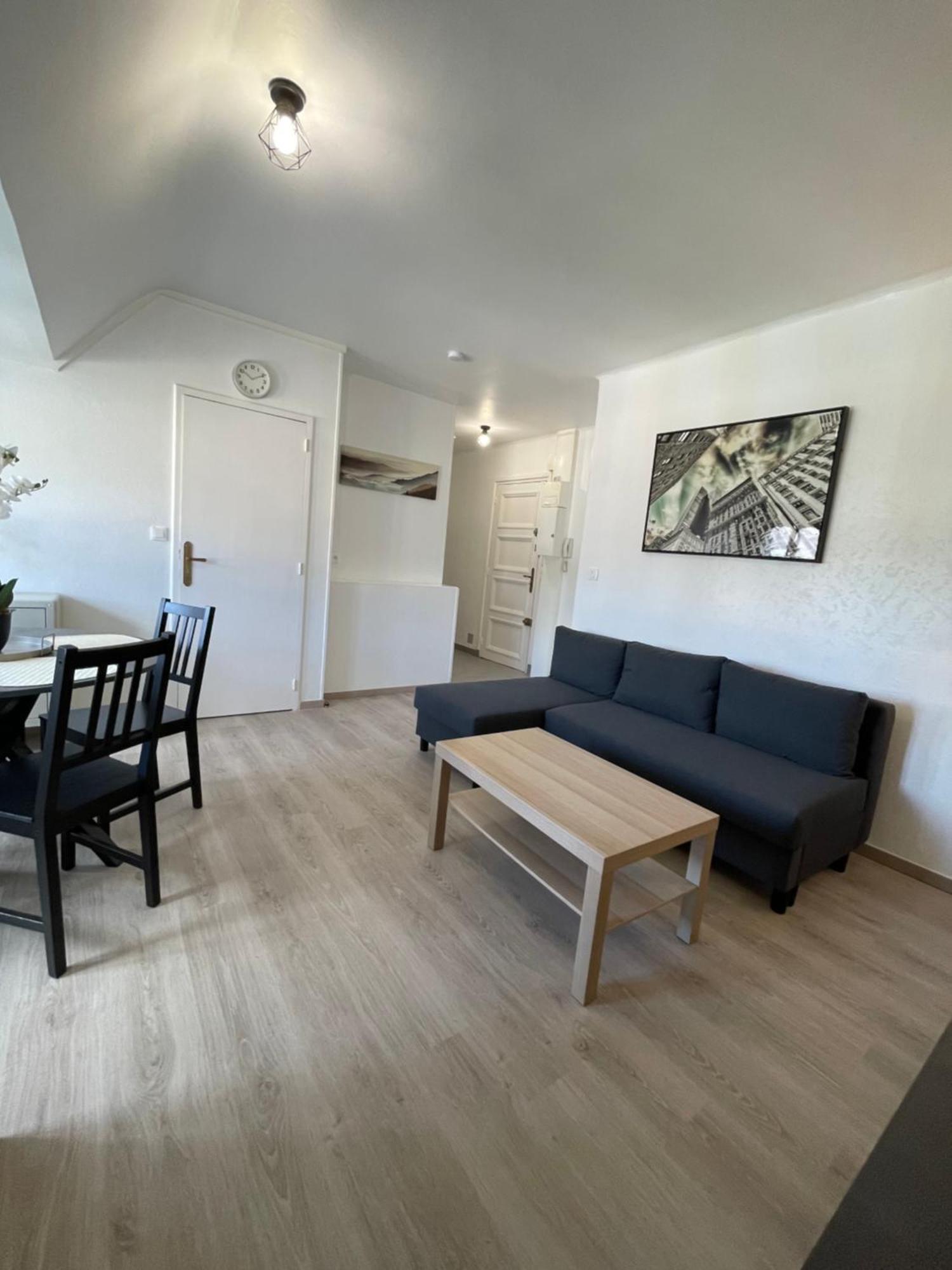 Appartement Renove Tout Equipe, Centre Ville, Proche De La Gare Et Commerce Flers (Orne) Exterior foto
